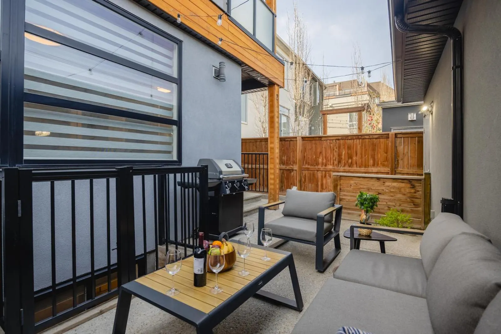 Home Theater With Ac, Dual Master Suites, Bbq Calgary Canada