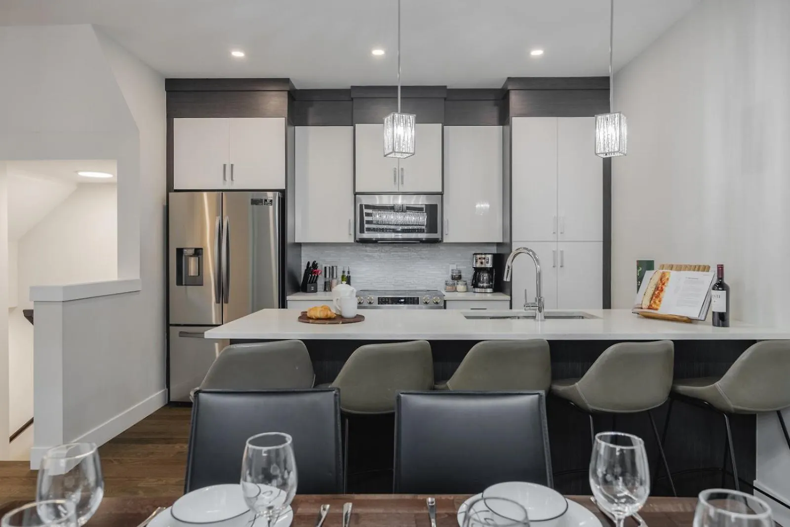 Home Theater With Ac, Dual Master Suites, Bbq Κάλγκαρι