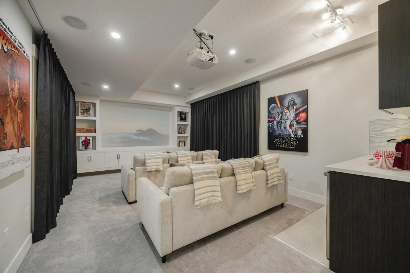 Holiday home Home Theater With Ac, Dual Master Suites, Bbq Calgary