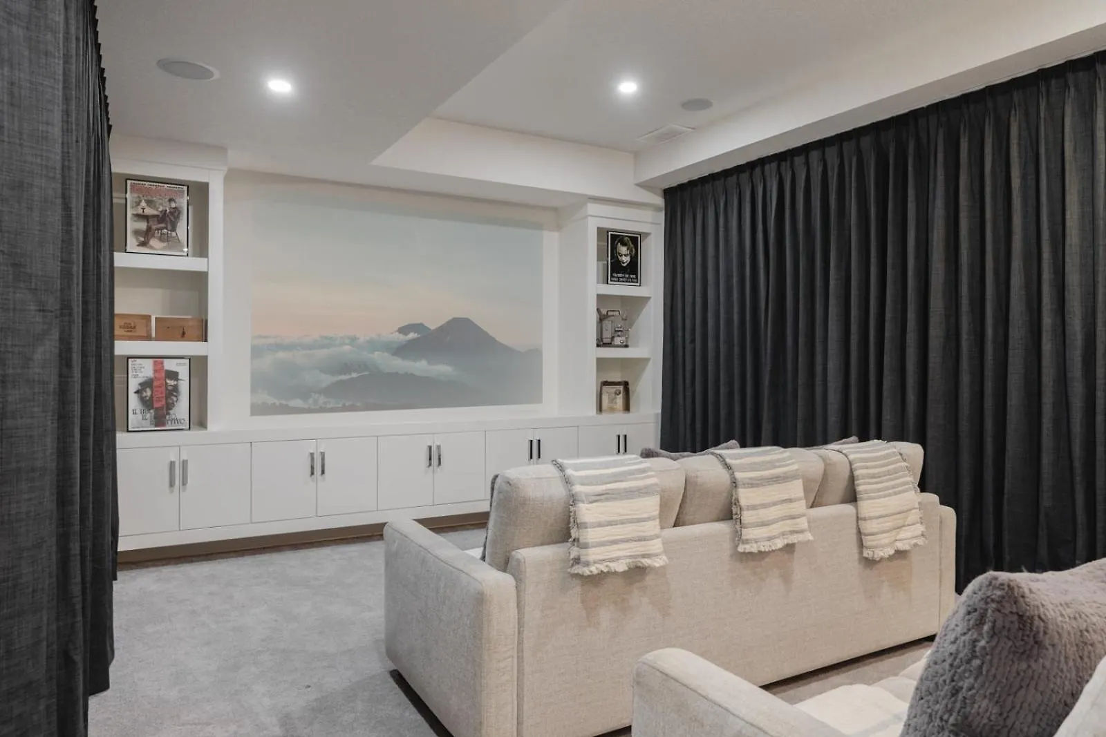 Holiday home Home Theater With Ac, Dual Master Suites, Bbq Calgary Canada